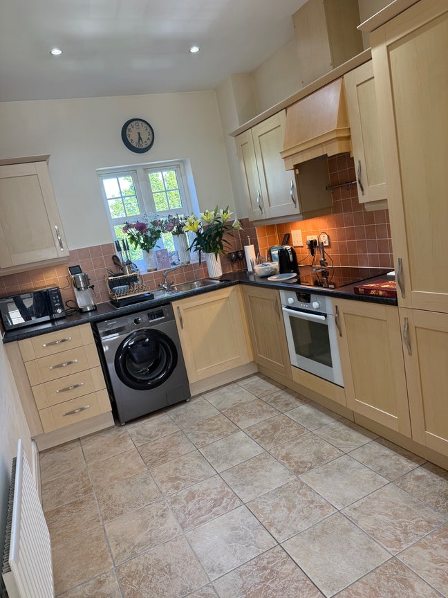 Double room - Romford - with private bathroom Main Photo