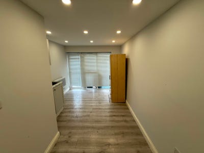 DSS-Studio Flat Available in Hayes Hillingdon UB4 Main Photo