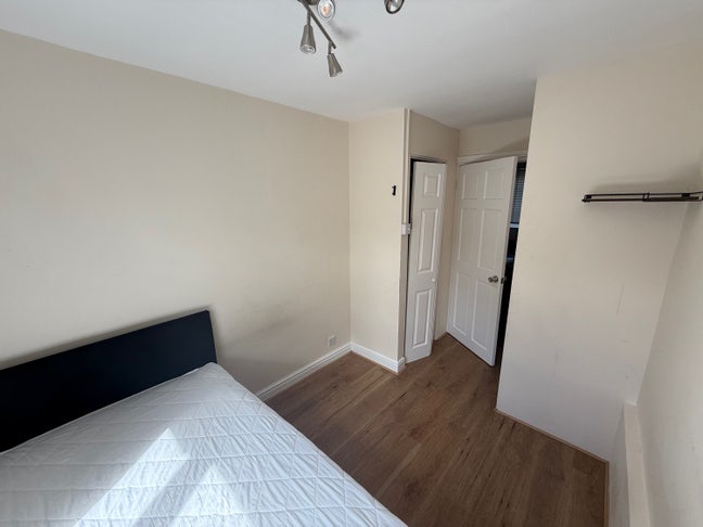 Single room Available – Priory Lane Main Photo