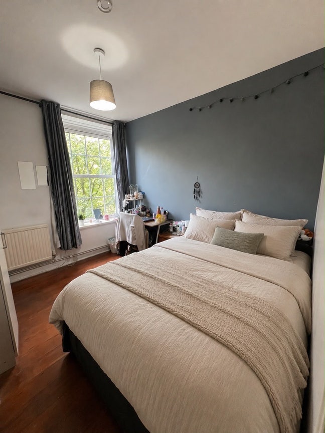 🤩 Beautiful 4 bed with Living Room in Clapham 🤩 Main Photo