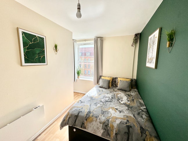 2 Doubles 5 min Walk to Parsons Green st. All Inc. Main Photo