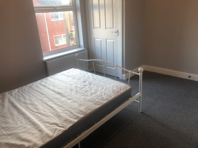 One Ensuite Room Available (Arthur Street) Main Photo