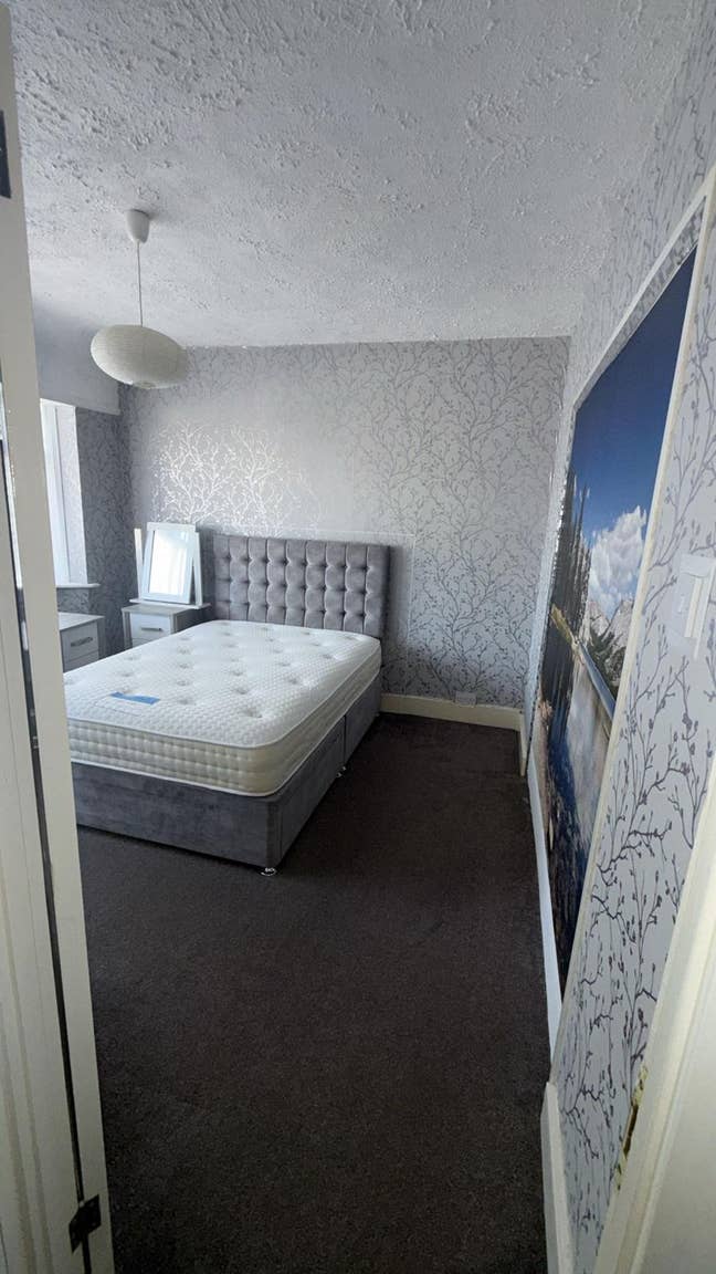 Three spacious double rooms available in a clean a Main Photo