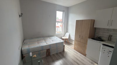 DSS-Studio Flat Available in Norwood Lambeth SE27 Main Photo