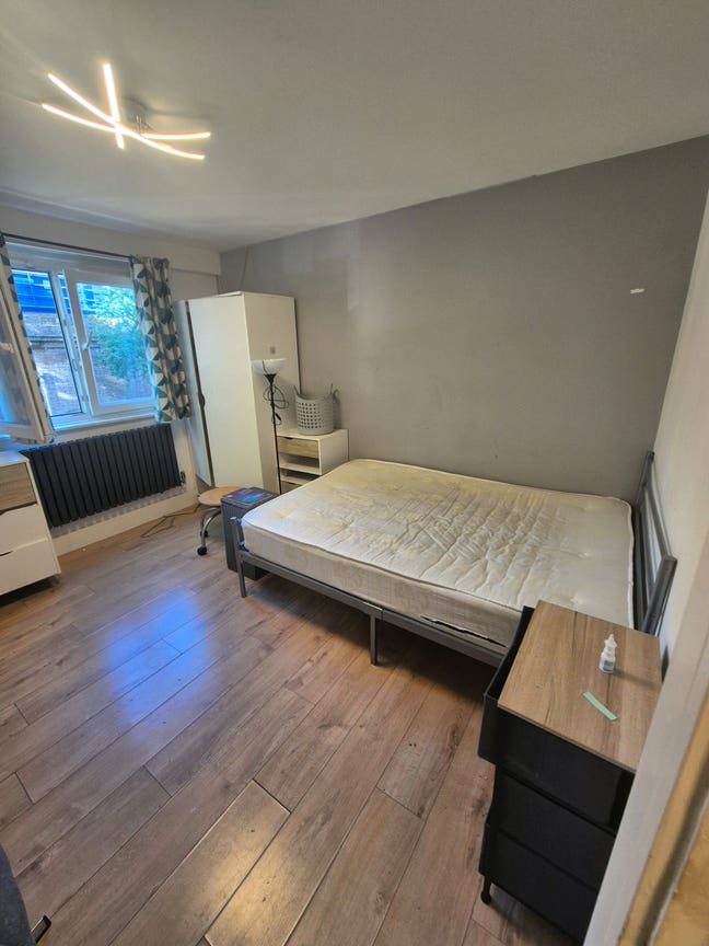 2 Rooms Canary Wharf 950,800 Same House  Main Photo