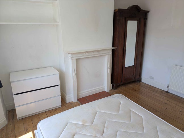 Double room to rent Main Photo