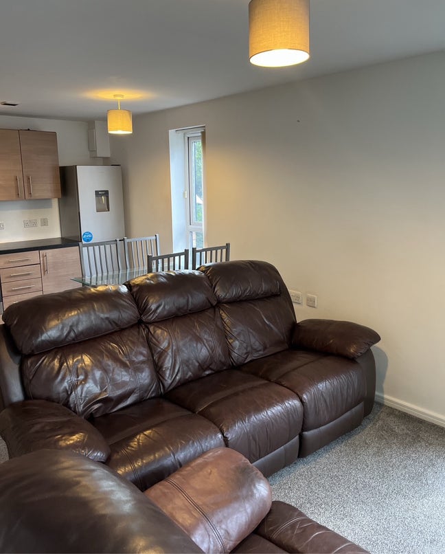 2b2b flat at M7 looking for flatmate｜550&pound; pcm Main Photo