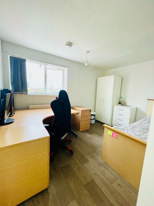 Room very close to city centre  Main Photo
