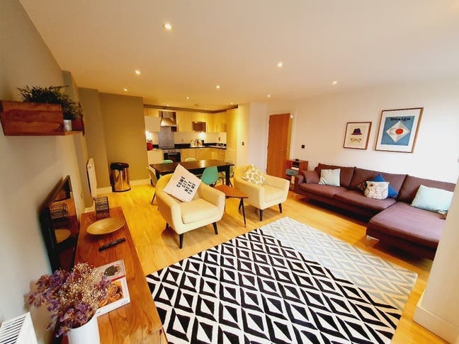 Lovely Bedroom in a Cosy Home,Big Living Room Main Photo