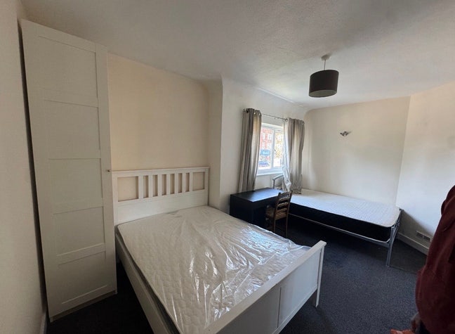 Room to Rent Main Photo