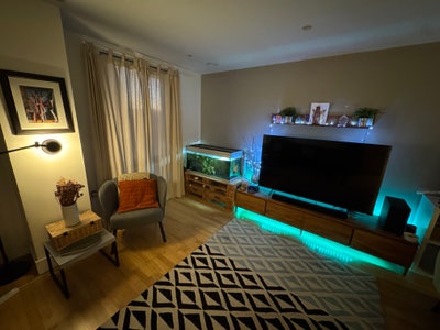 Two Lovely Bedrooms in a Cosy Home,Big Living Room Main Photo
