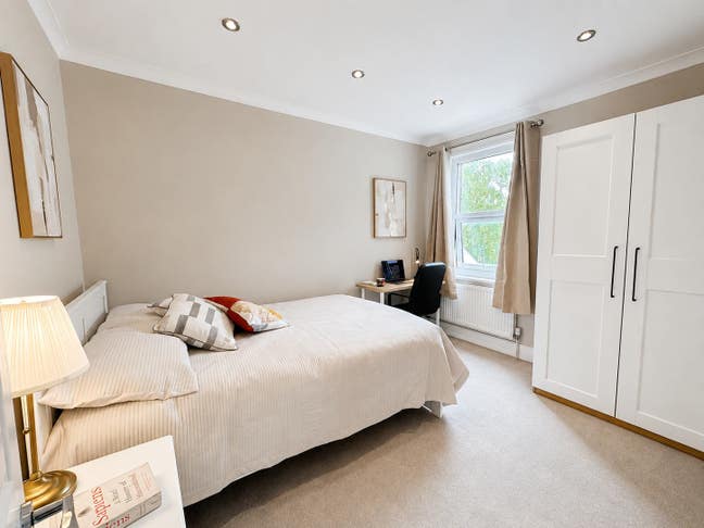 Stunning, new doubles next to Tooting Common! ✨ Main Photo