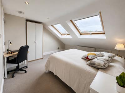 Stunning, new double next to Tooting Common! ✨ Main Photo
