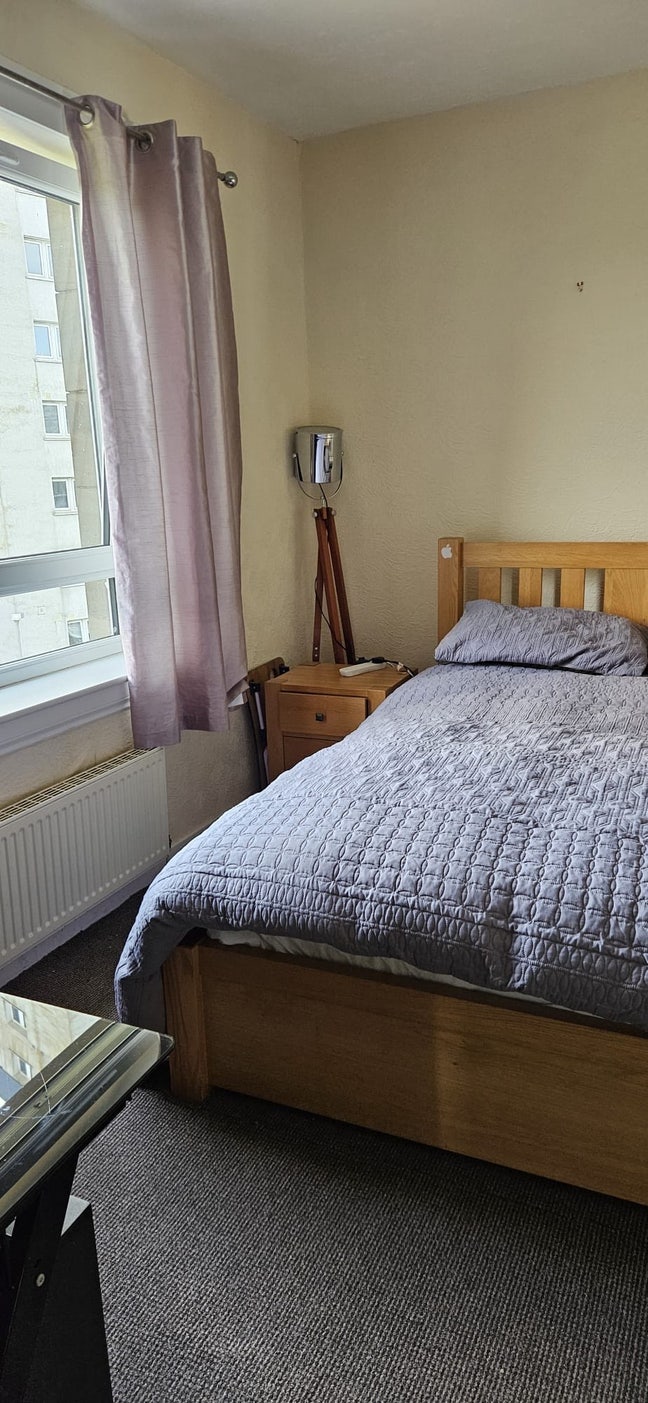 ✨ Huge Master Bedroom in Modern 3-Bed Flat  Main Photo