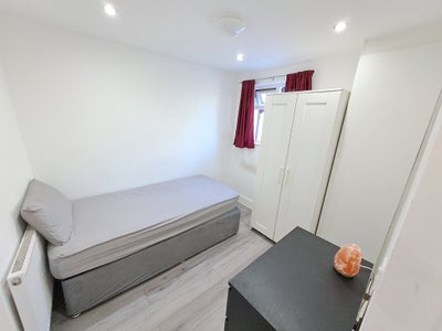 Large Single room  near Rayners Lane Main Photo