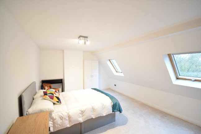 Spacious Ensuite Room in Chiswick – All Bills Incl Main Photo