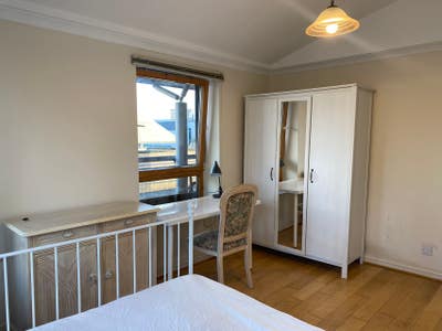 Ensuit room 3 Minutes to South Quary station Main Photo