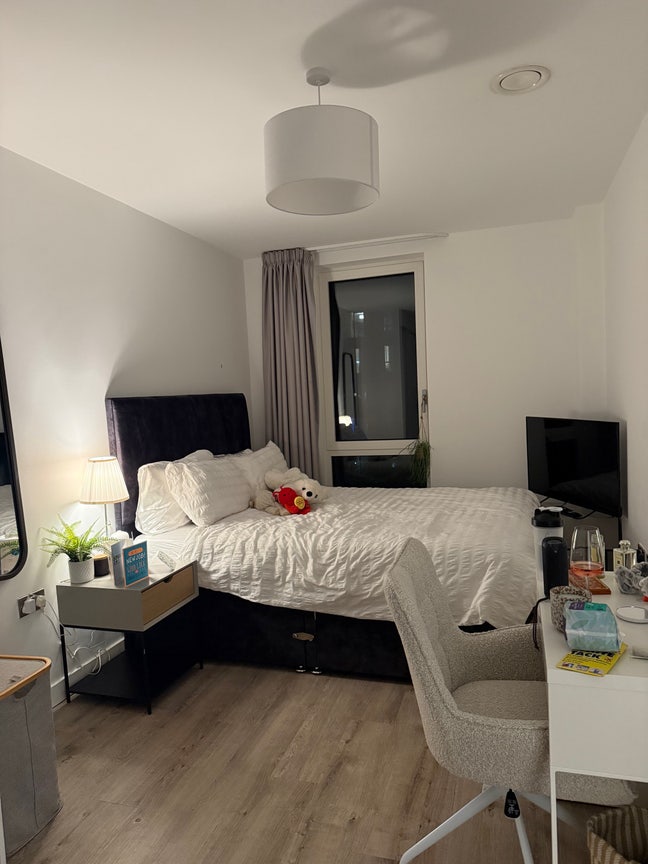 Double En-suite Room Avalibale Main Photo