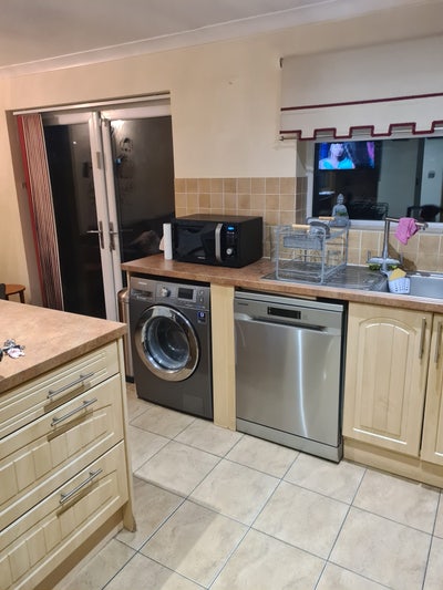 Double & single room availble Main Photo
