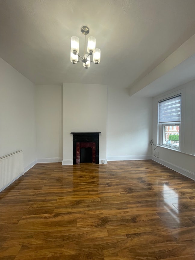 Beautiful Double Room Available in N15  Main Photo