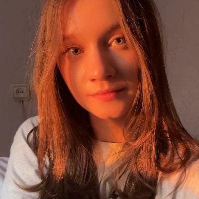 Student Female seeks a single or double room Main Photo