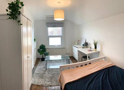 Two Cosy Rooms in a Well-Kept House in Plumstead Main Photo