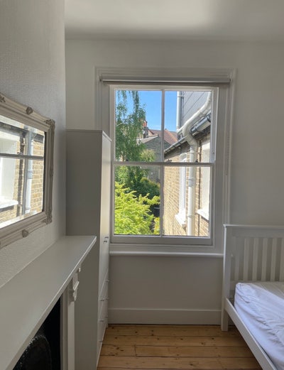 Double room in lovely home with a cat 🏡 Main Photo