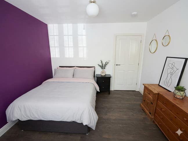 Bright & Spacious Double Room with Garden Access! Main Photo