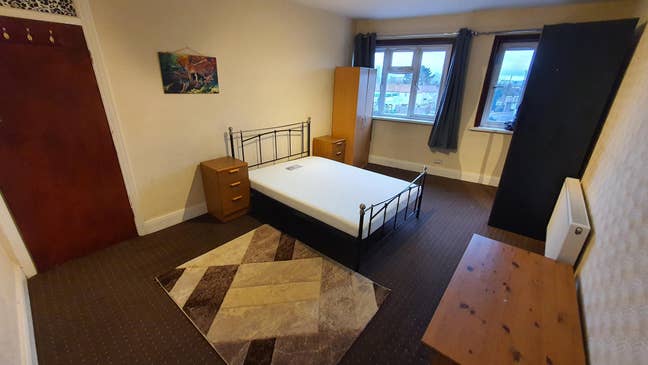 Large Double Rooms in a Shared House, TW5 Main Photo