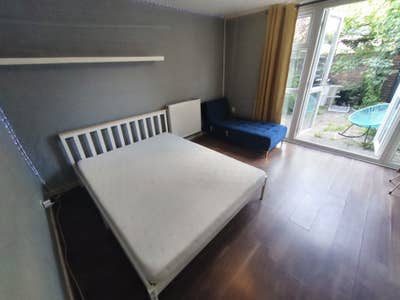 Double Room Private Garden Archway - Zone 2 Main Photo