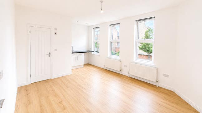 4 Rooms in a Shared House, Southampton Way, SE5 Main Photo