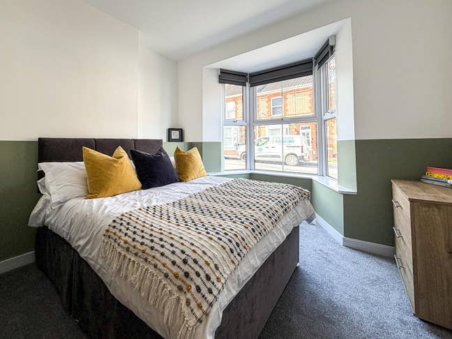 Brand New Luxury 6 Bedroom Hmo | All Bills Include Main Photo