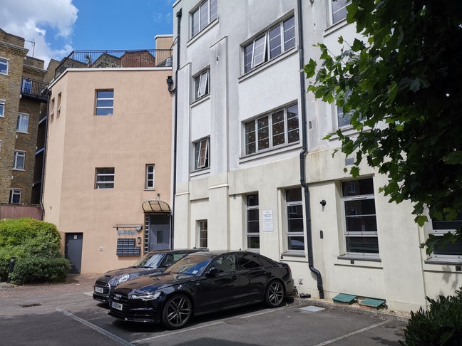 Whole 2 bed flat to rent in London E2 Main Photo