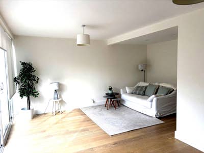 Luxury large living area with private entrance Main Photo