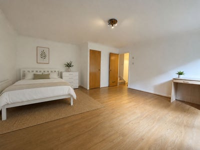 ✨Brand New Property Near Canary Wharf ✨ Main Photo
