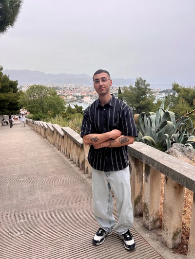 Looking for a room / buddy up Main Photo