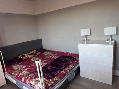 Double Bedroom available in 2bhk flat Main Photo
