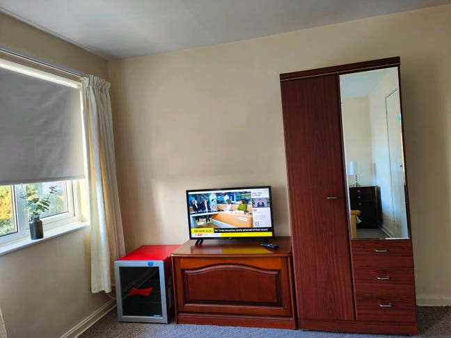 Double Room & Single Room for rent. All inclusive. Main Photo