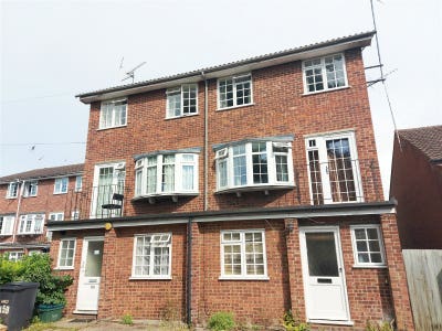 **Double Room - Avaliable - Kings Road** Main Photo