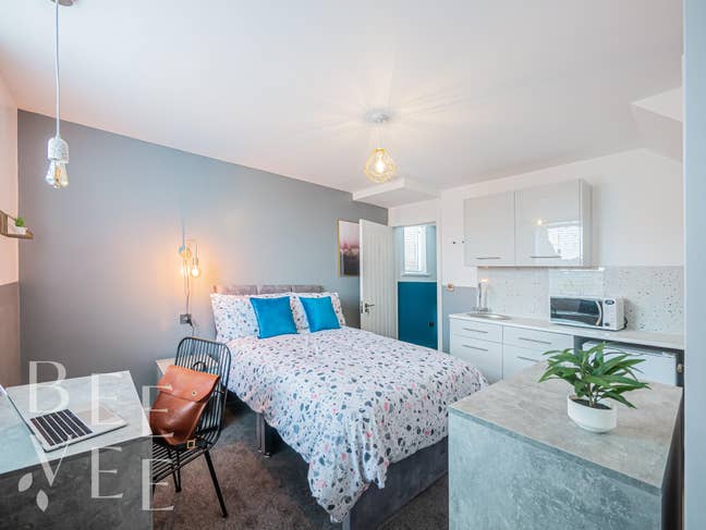 🌟 Modern Studio on High Street, Old Fletton Main Photo