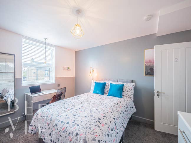🌟 Modern Studio on High Street, Old Fletton Main Photo