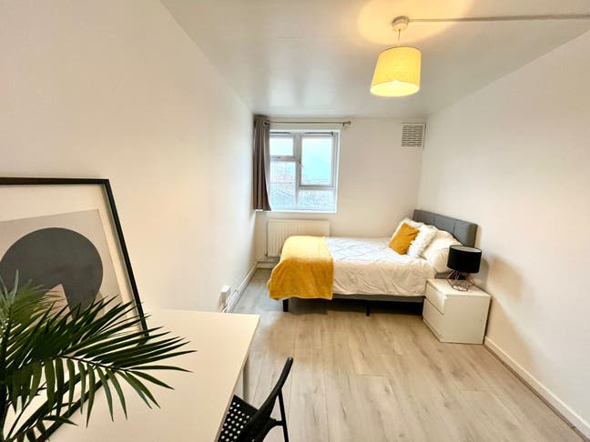 4 Renovated Double Rooms next to London Fields Main Photo