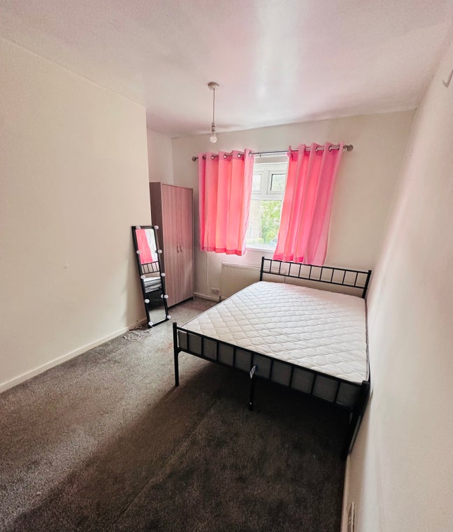  Double room for Single Use To Let Main Photo