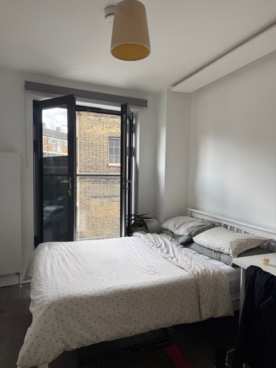 Spacious Double Room in Bow available June 22nd Main Photo