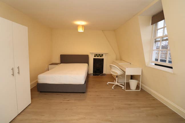 Cosy Room in a Victorian House Next to the Station Main Photo