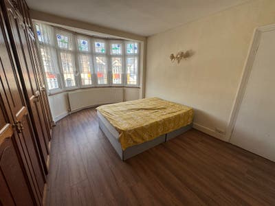 3-Bedroom Mid-Terrace House in  Upney (IG11) Main Photo