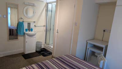 Double room En-Suite - close to town centre Main Photo