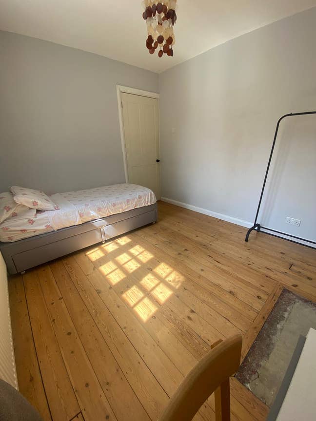 Single bedroom with own separate toilet and shower Main Photo