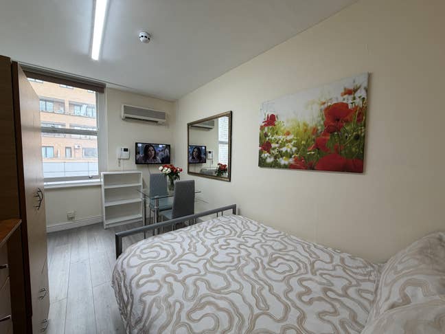 Full Kitchen Double Studio & Lift - Long/Short Let Main Photo