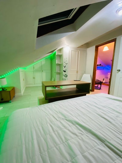 🌿Bright Room with Ensuite & Office Space Main Photo